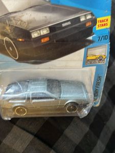 Hot Wheels DeLorean DMC-12