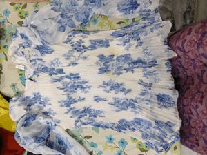 Blue Floral Print top