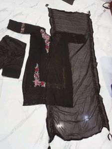 Elegant Embroidered Salwar Kameez dupatta 3xl