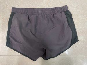 Under Armour HeatGear Shorts (W)