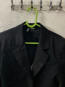 H&amp;M Black Cropped Blazer with Tie Detail