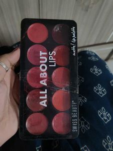 10 Color Lipstick Palette