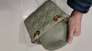 👛 Elegant Quilted Shoulder Bag 👜