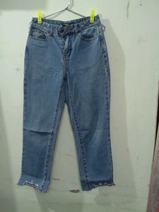 Light Wash Distressed Hem Jeans