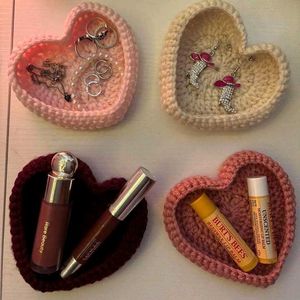 Crochet accessories tray