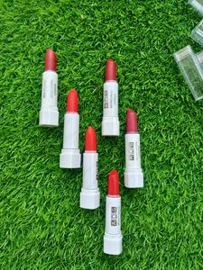 Moisturizing Lipstick