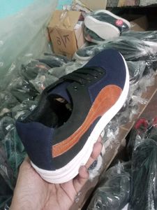 NEW NO USED CASUAL SHOES FOR MEN.