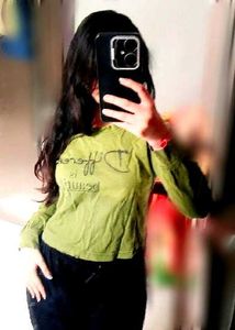 Green Graphic Long Sleeve Top