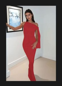 Elegant Red One-Shoulder Gown