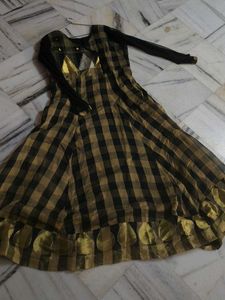 Stylish Checked Kurta with Sheer Sleeves