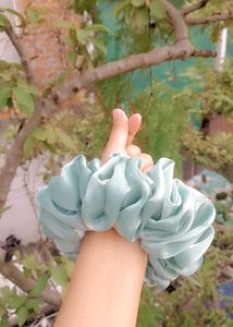 Set Of 4Multiple Colours Scrunchies 💖