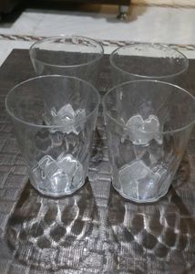 UnBreakable Plastics &amp; Unused JuiceJug &amp; 4 Glasses
