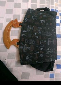 Stylish Multicolour Handbag In Medium Size