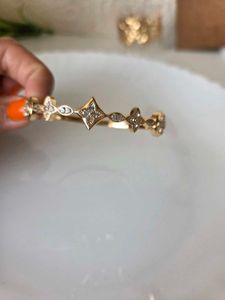 Openable beautiful bracelete
