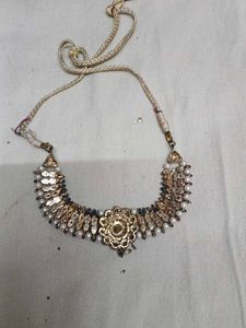 Elegant Kundan &amp; Pearl Necklace Set