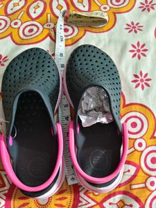 Skechers Black Pink Clogs never Used  uk1..