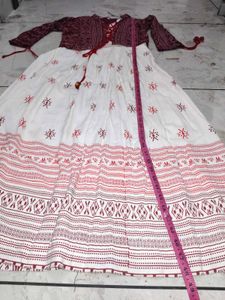 White Kurta Set with Maroon Jacket