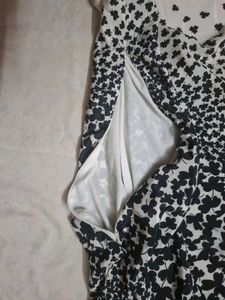 Flying Colours Floral Dress black and white