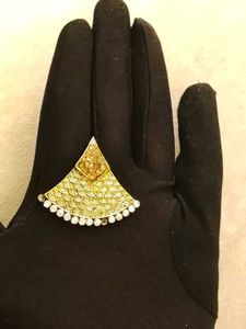 Sparkling Yellow Gemstone Earrings