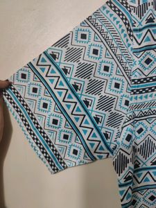 Women Short Kurta . Like New. Good Condition