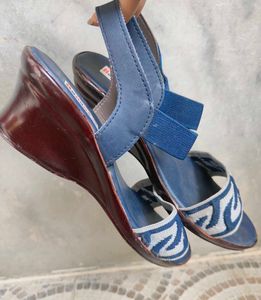 Heel sandal for women