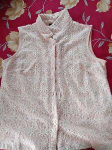Chic Lace Sleeveless Blouse
