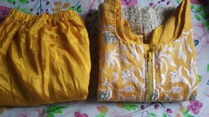 Elegant Yellow Embroidered Kurta Set🥰