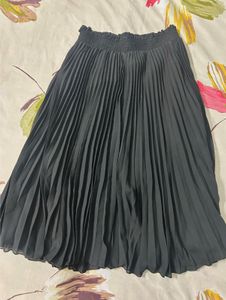 Black Pleated Midi Skirt
