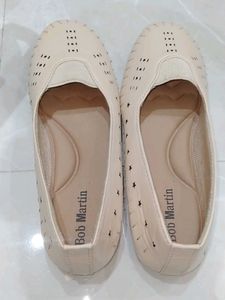 Stylish Beige Ballet Flats