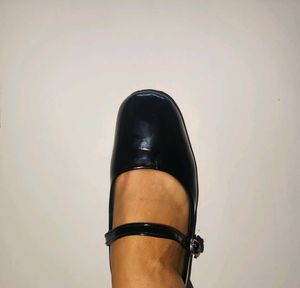 Chic Black Patent Mary Jane Flats