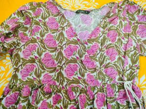 Zari work Floral Printed Kurta from Zudio.