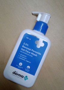 The Derma Co. 2.5% Benzoyl Peroxide Face Wash