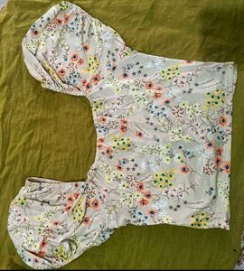 Chic Floral Ruched Crop Top