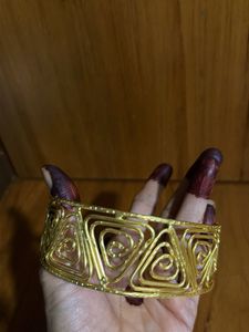 Exquisite Gold Tone Choker Necklace