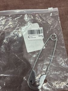 Combo of 80 Pcs Claw clip &amp; Viral Gaint Safepin