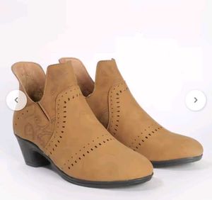 El Paso Women's Tan Ankle Boots