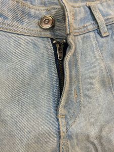 Stylish Light Wash Wide-Leg Jeans