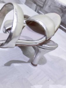 Monrow Golden Colour Heels 🪙