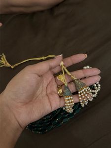 elegant pearl emerald  necklace