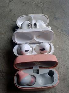 3 earbuds working but need battery