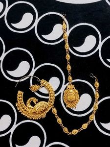 Elegant Gold Peacock Nath &amp; Maang Tikka Set