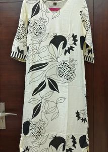 Elegant White Floral Kurta Set