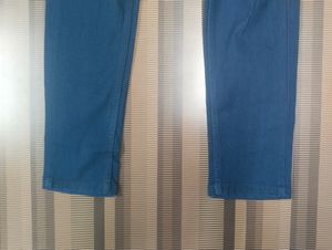 Knee Cut Women Denim Jeans