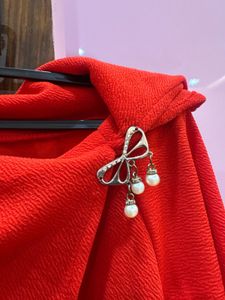 Chic Red Textured Top