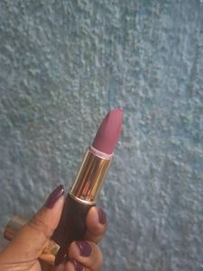 Oriflame GG Iconic Matte Lipstick SPF 15