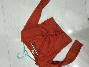 Stylish Neck Chian Crop Top