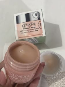 clinique moisture surge moisturiser