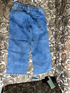 Classic Denim Jeans - Stylish and Comfortable Fit
