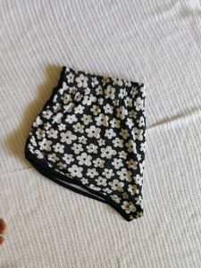 Cute Floral Print Shorts