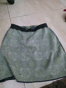 Geometric Print Mini Skirt
